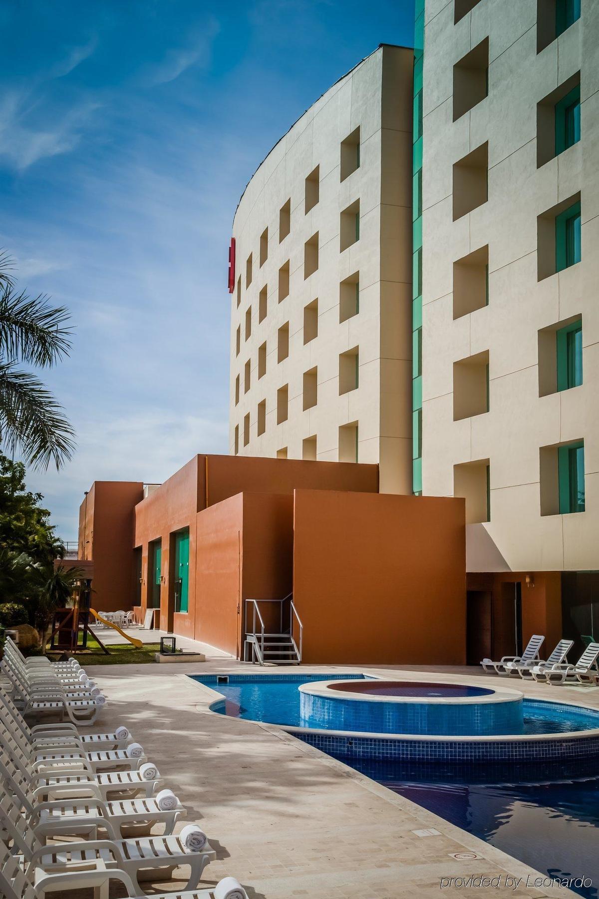 Fiesta Inn Culiacán エクステリア 写真