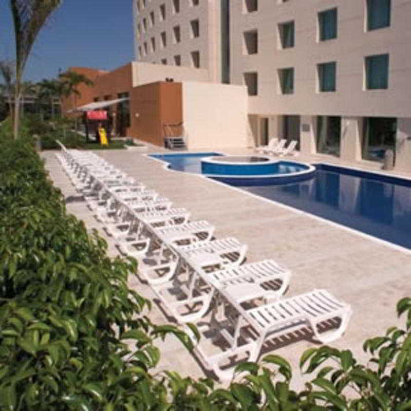 Fiesta Inn Culiacán エクステリア 写真
