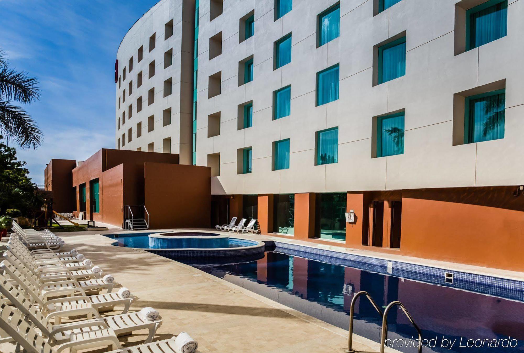 Fiesta Inn Culiacán エクステリア 写真