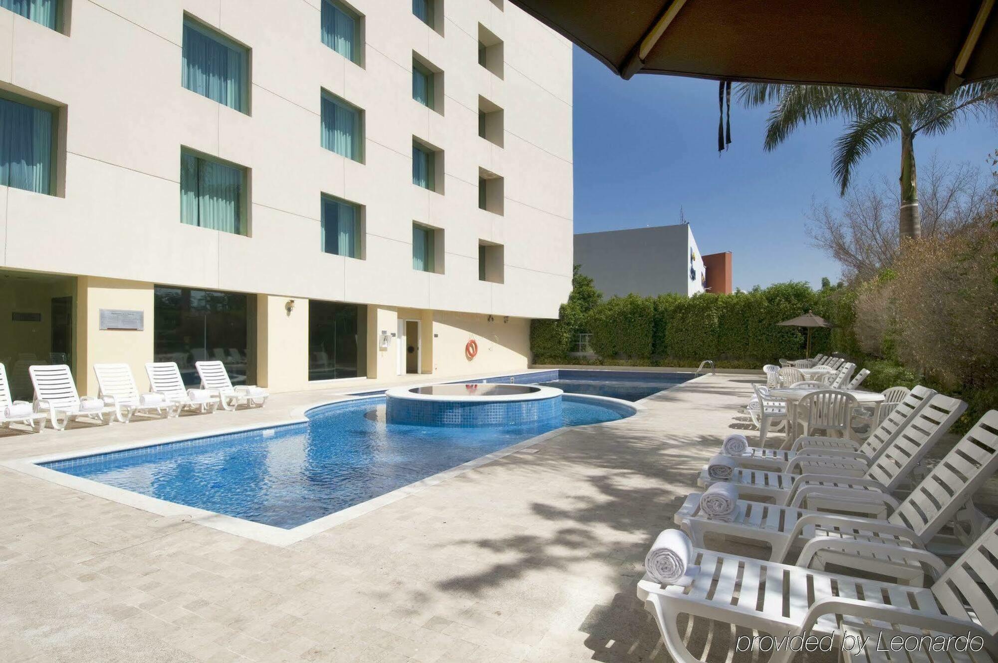 Fiesta Inn Culiacán エクステリア 写真