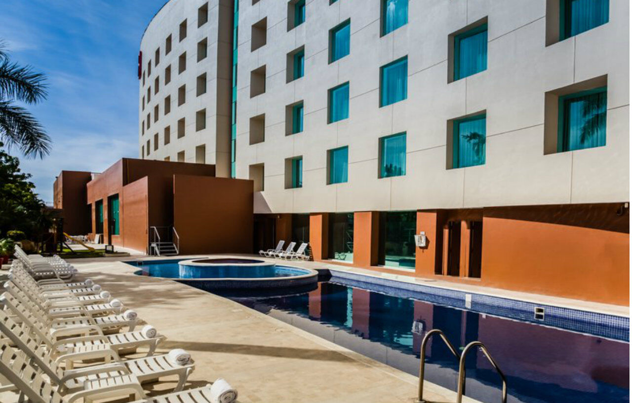Fiesta Inn Culiacán エクステリア 写真